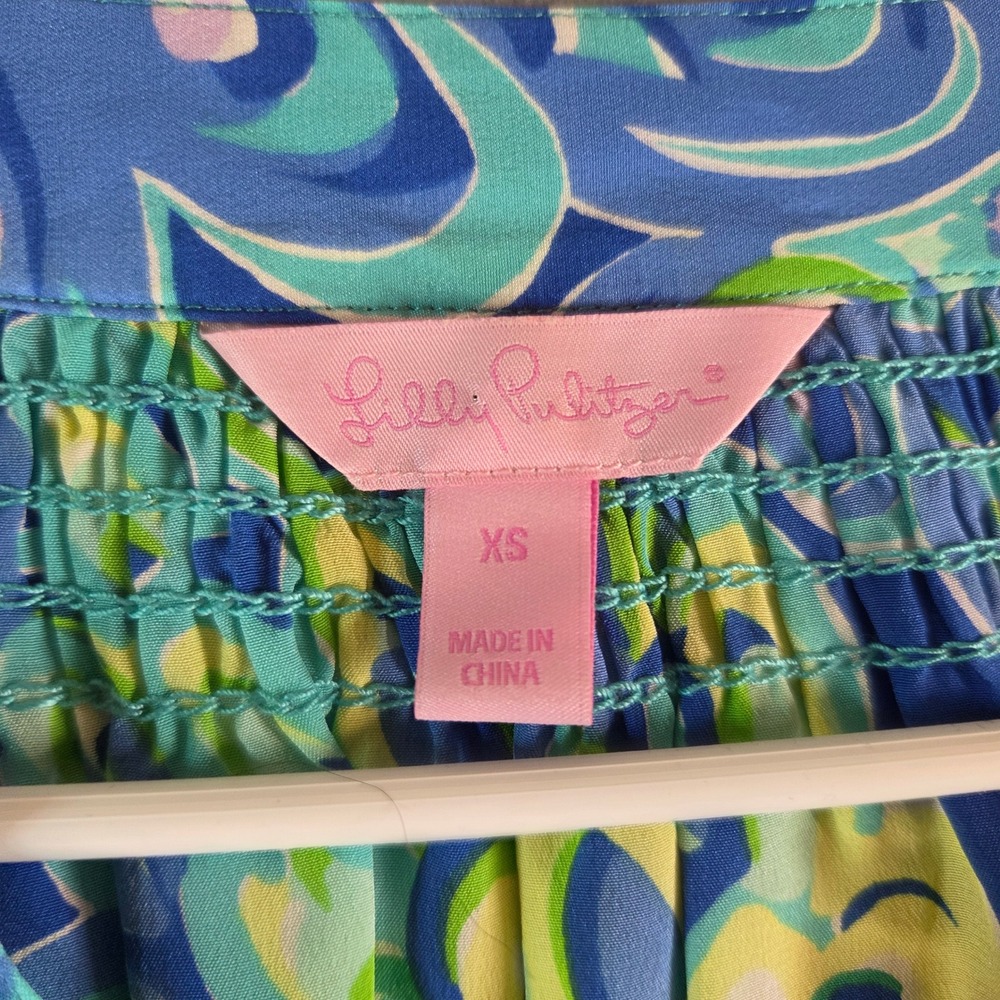 Lilly Pulitzer Elsa 100% Silk Top XS Lilly's Lagoon Smocked Blouse Preppy FLAW - Picture 3 of 9